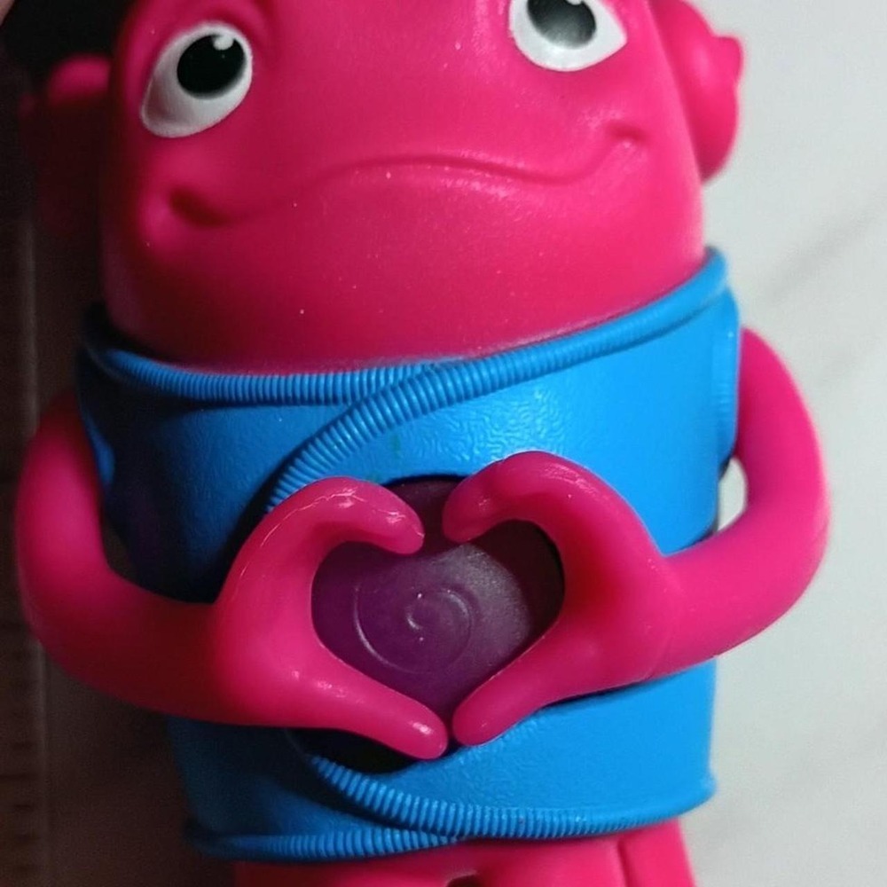 DreamWorks Home Oh Boov Alien Pink Figure Blue Outfit Heart Hands 3 Inch